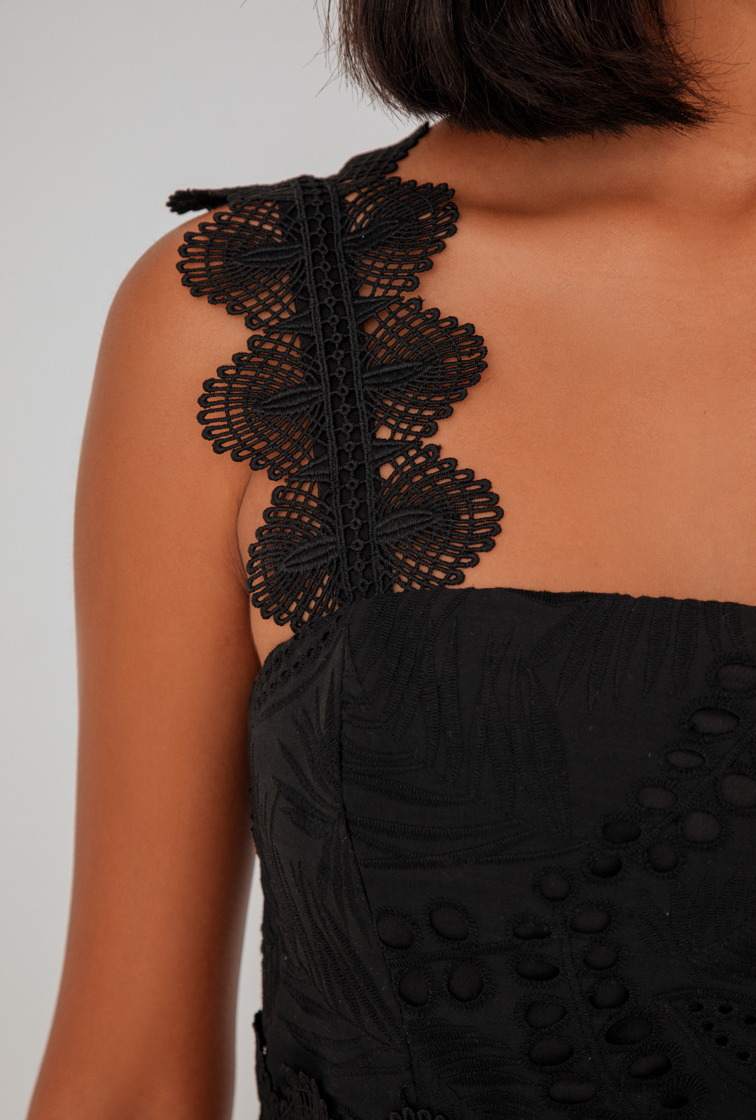 waimari-sireneuse-dress-black
